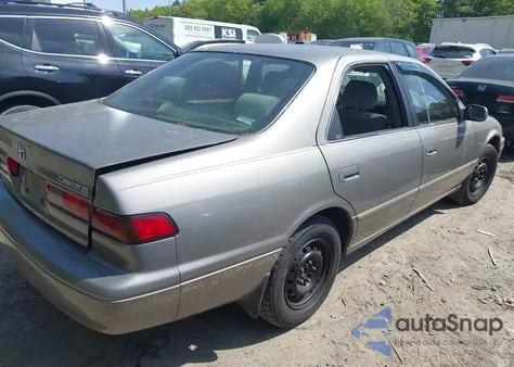 1999 Toyota Camry Le из США, поврежденный, VIN 4T1BG28K1XU607979